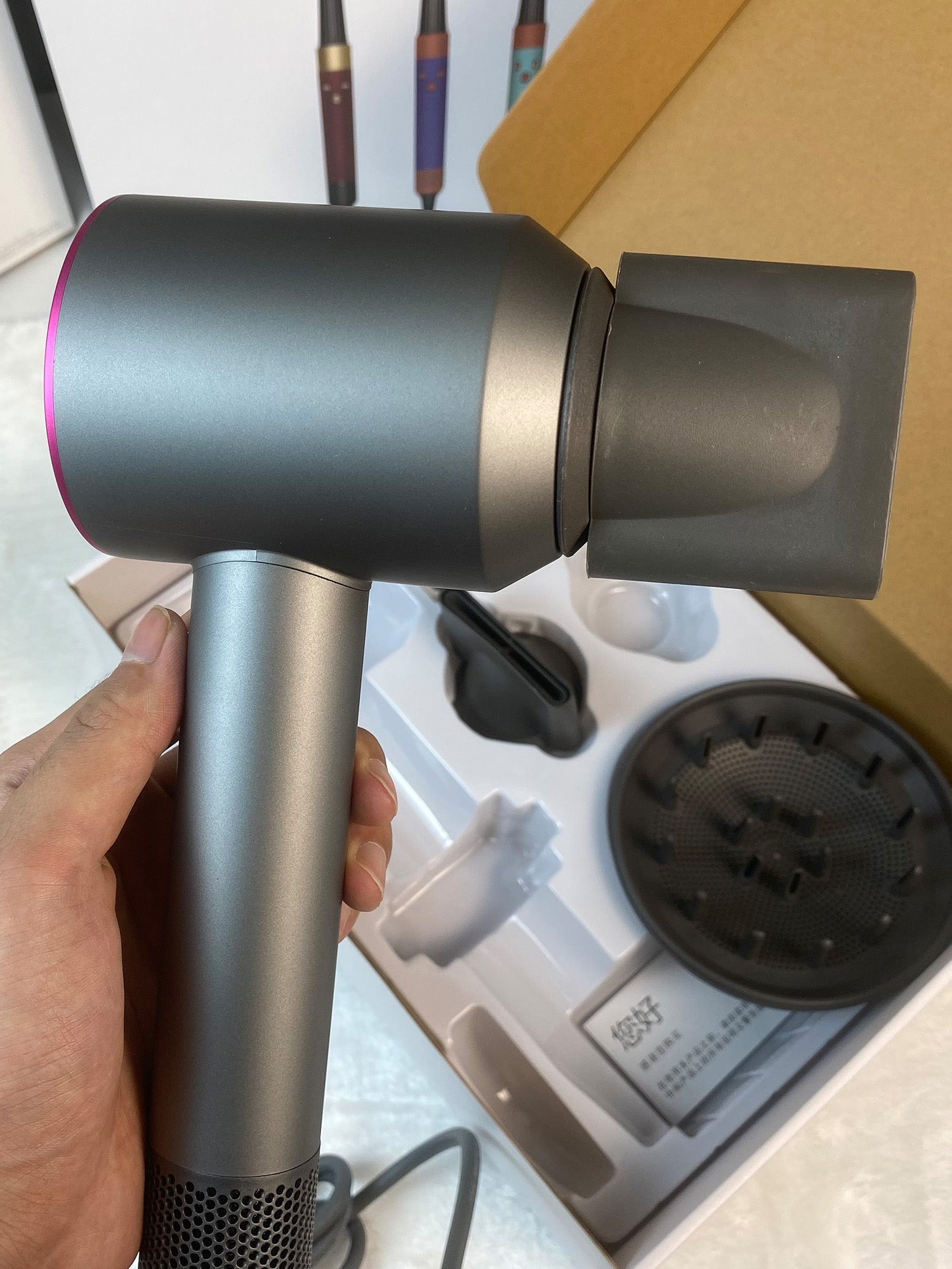 High-Speed Ionic Hair Dryer – Salon-Grade Brushless Motor, Fast Dry & Anti-Frizz